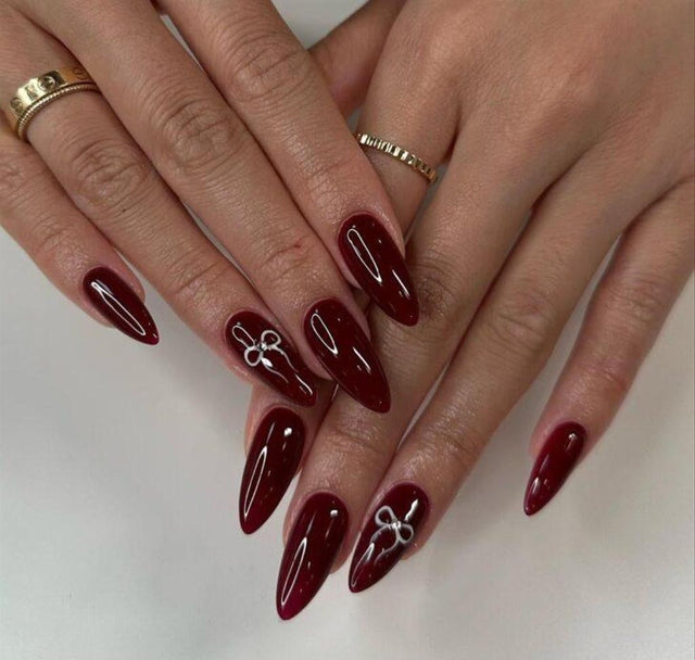 Reusable Press-On Nails Set of 24 (Bow Design)