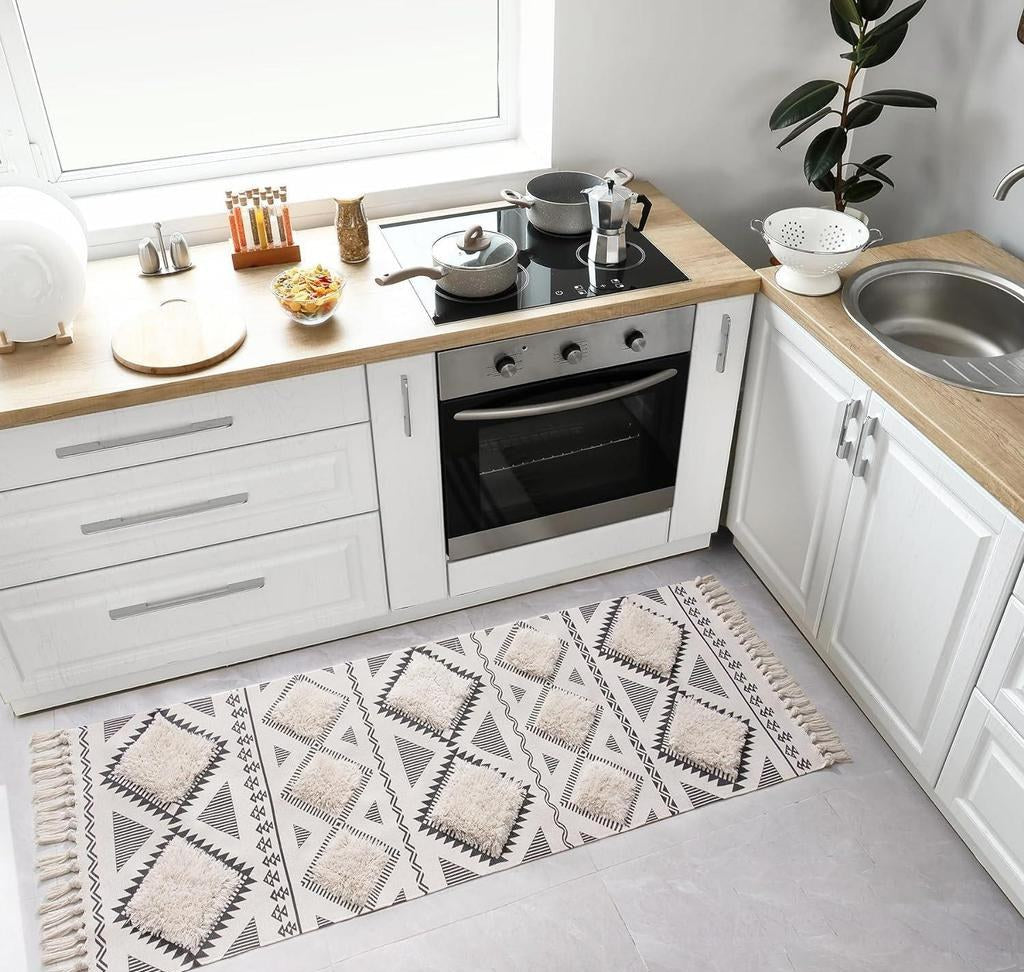 Hand-Woven Tufted Cotton Runner Rug (61 x 153 cm)